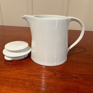 The Paris Collection Block Spal Portugal Lisboa White 1.25 quart teapot